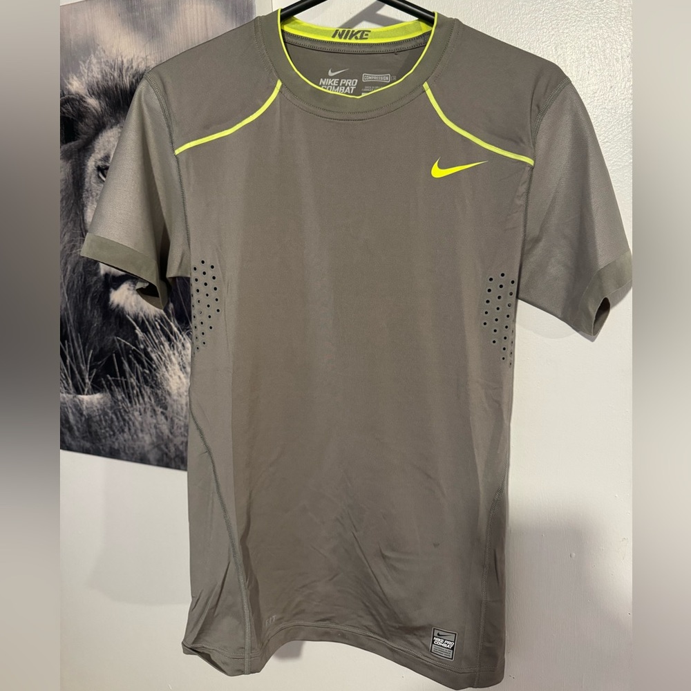 Nike pro combat t- shirt